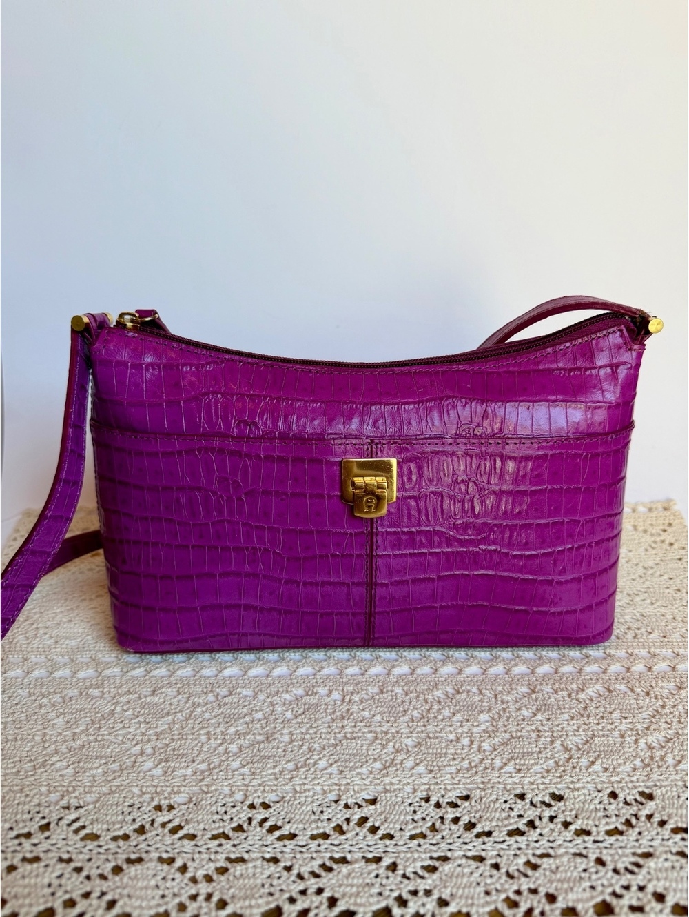 Etienne Aigner Y2K Fuchsia Croc Embossed Leather Shoulder Bag Purse